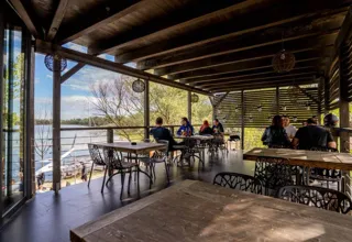 Natkrivena terasa Restorana Jezero