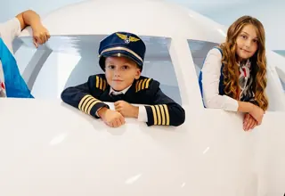 Djeca u avionu MiniPolisa u Z centru